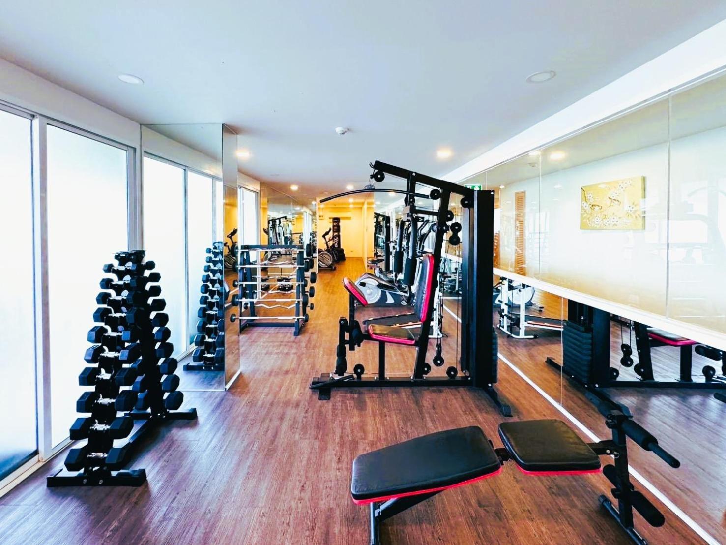 Clarian Hotel Beach Patong Экстерьер фото