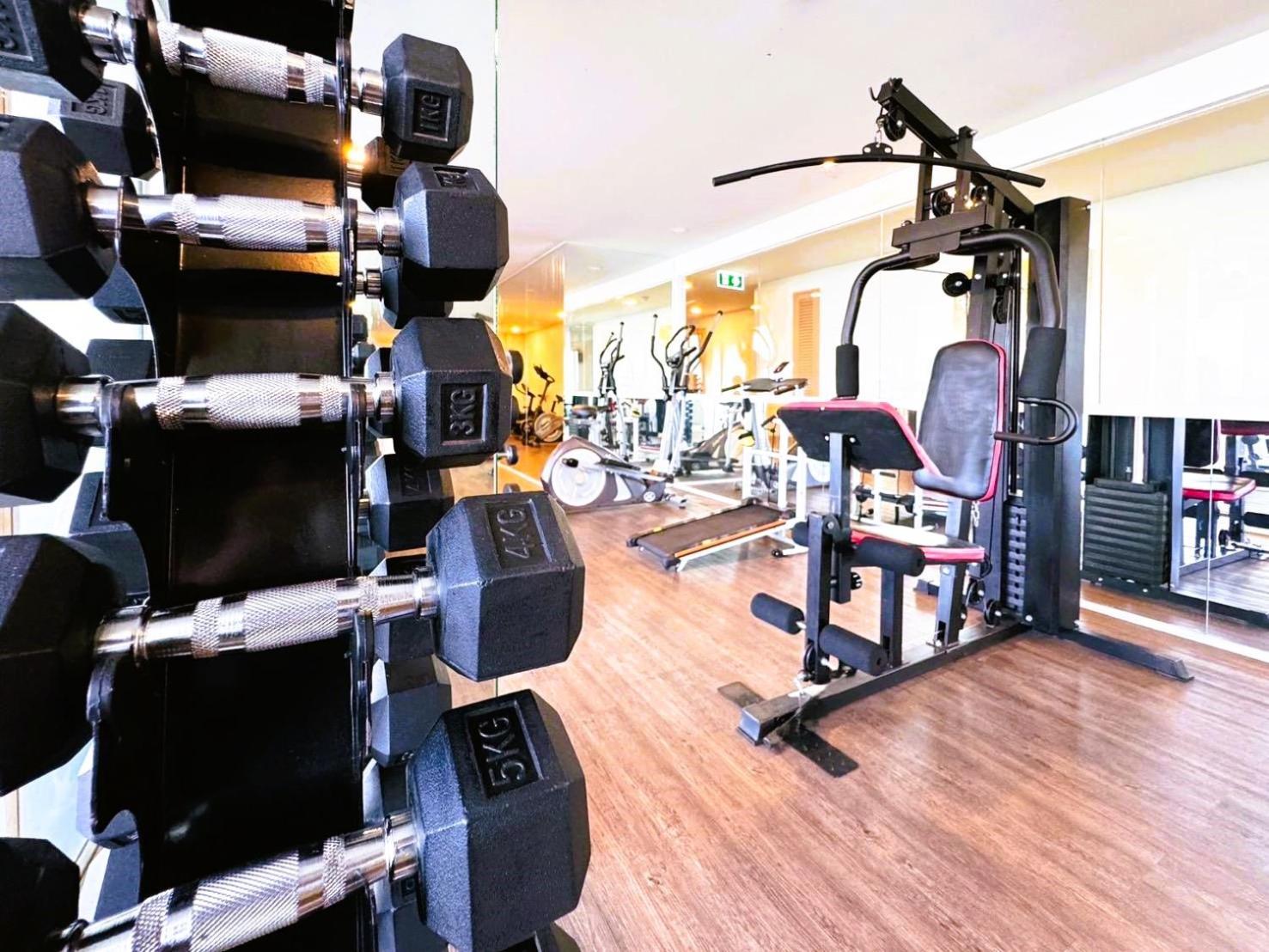 Clarian Hotel Beach Patong Экстерьер фото