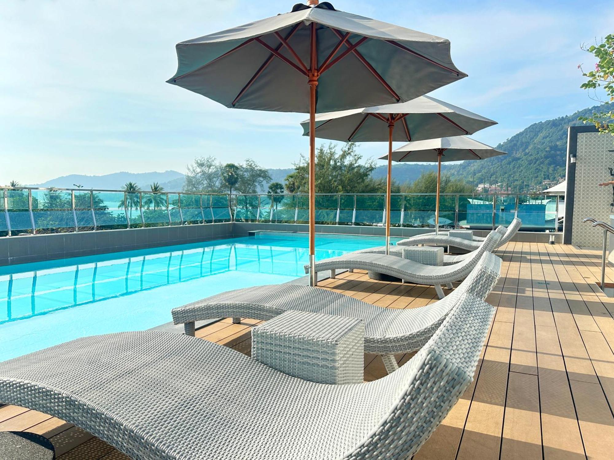 Clarian Hotel Beach Patong Экстерьер фото